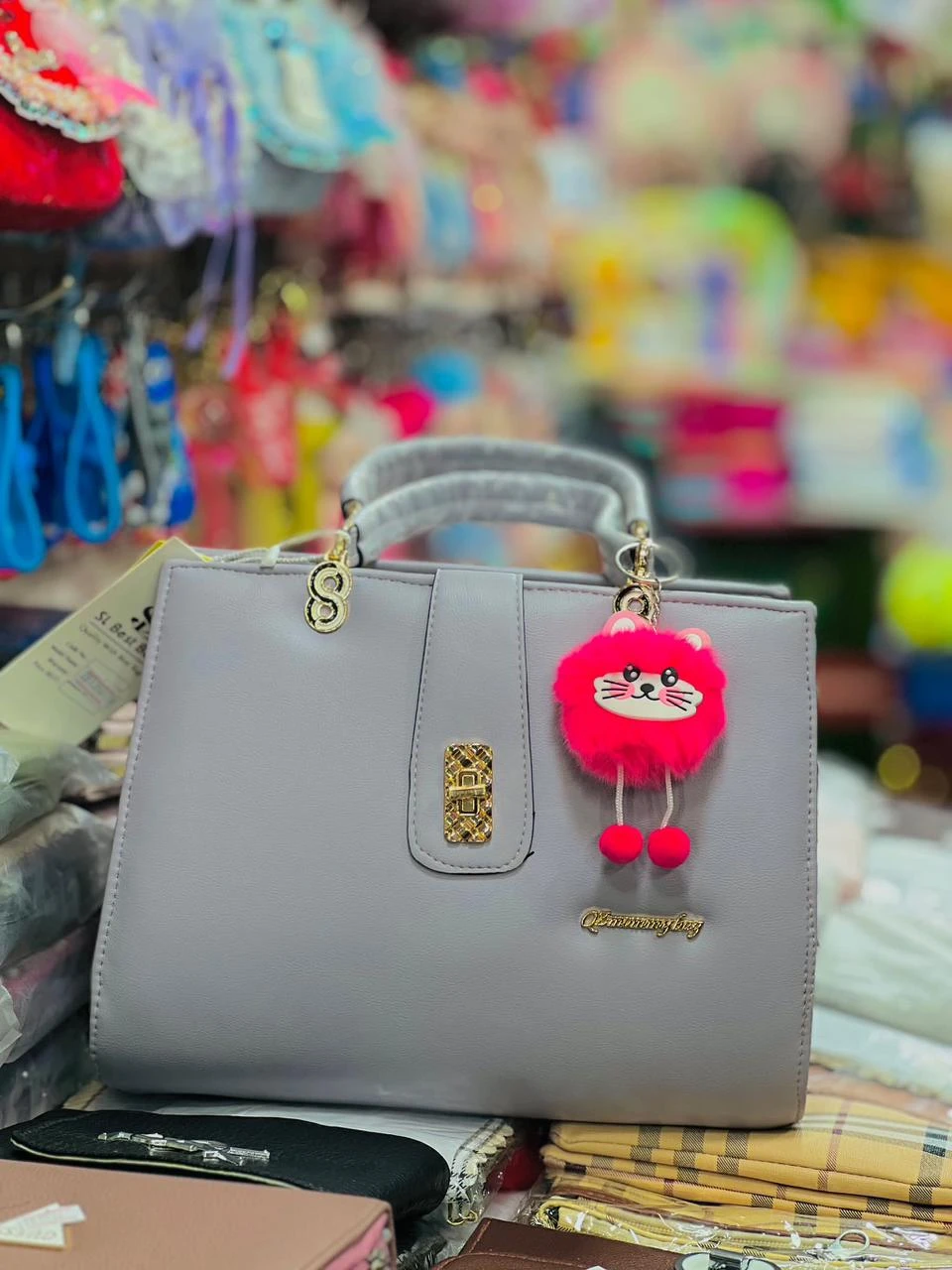 Graceful Grey Minimalist Handbag – Cutie Lion Edition