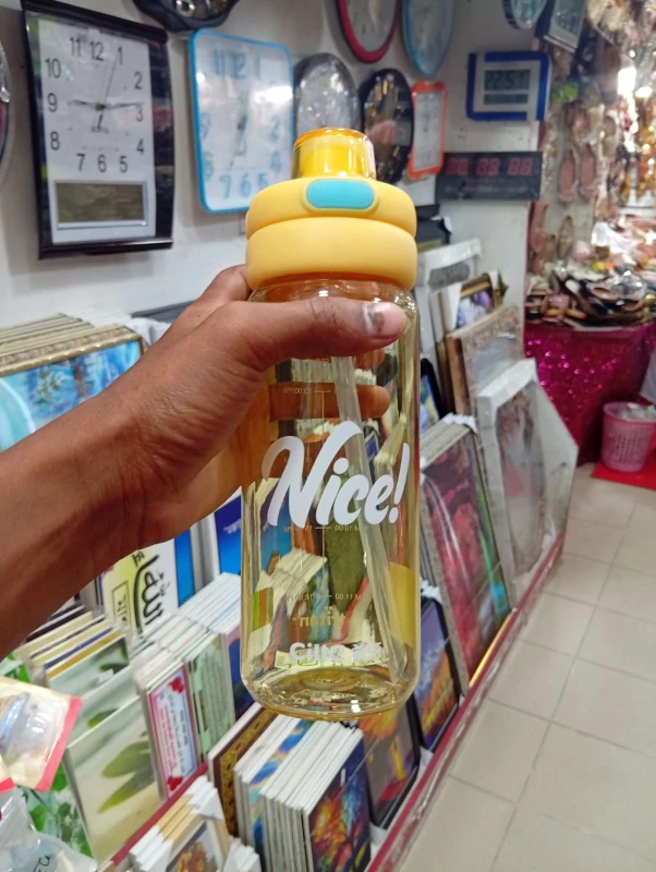 Sunny Yellow Aesthetic Hydration Flask, Minimalist Edition Clear Water Bottle,  750ml Yellow Tinted Clear Bottle with Built-in Straw.