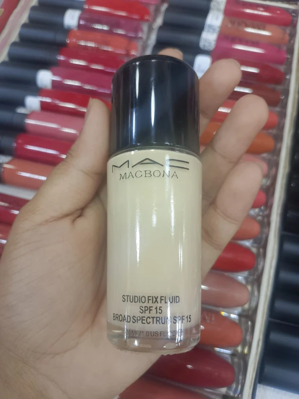 MACBONA Studio Fix Fluid Foundation (SPF 15)