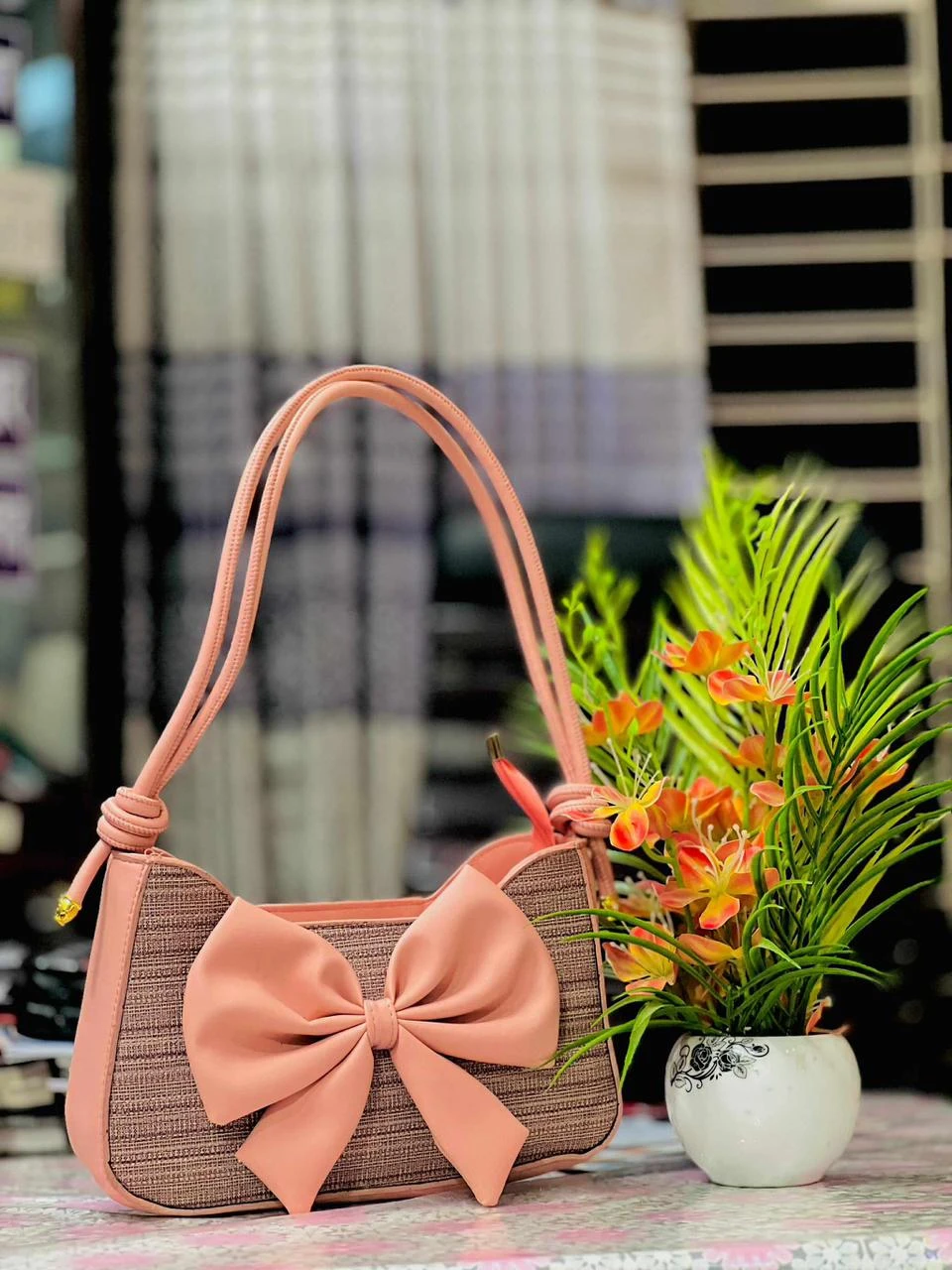 Premium Quality Ladies Fashionable Bow-Knot Handbag