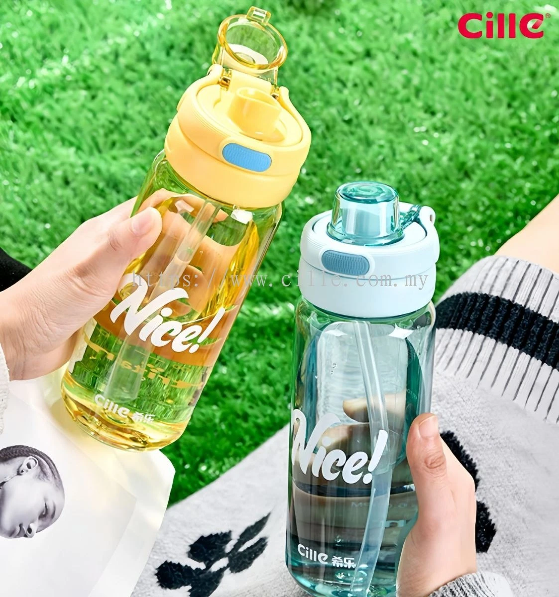 Sunny Yellow Aesthetic Hydration Flask, Minimalist Edition Clear Water Bottle,  750ml Yellow Tinted Clear Bottle with Built-in Straw.