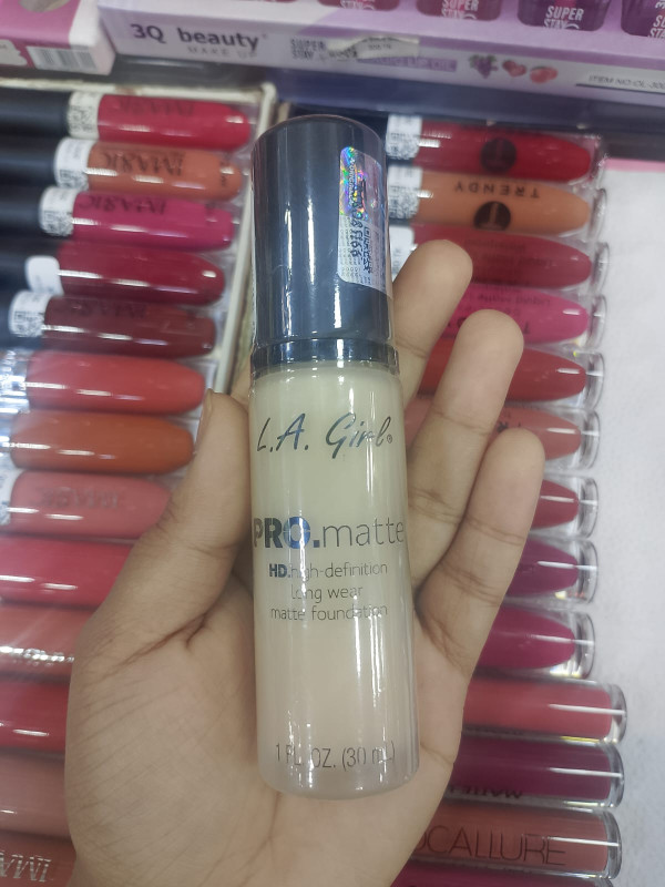 L.A. Girl PRO.matteHD High-Definition Long Wear Matte Foundation (30ml)