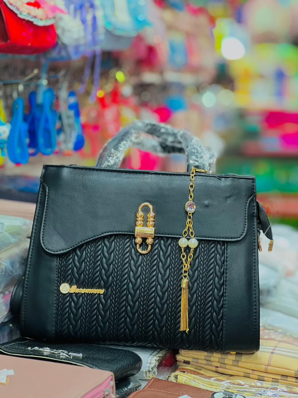 BIAOWANG Signature Black Textured Handbag – Royal Edition