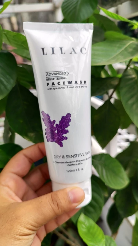 Lilac Facewash with Green Tea & Aloe Vera